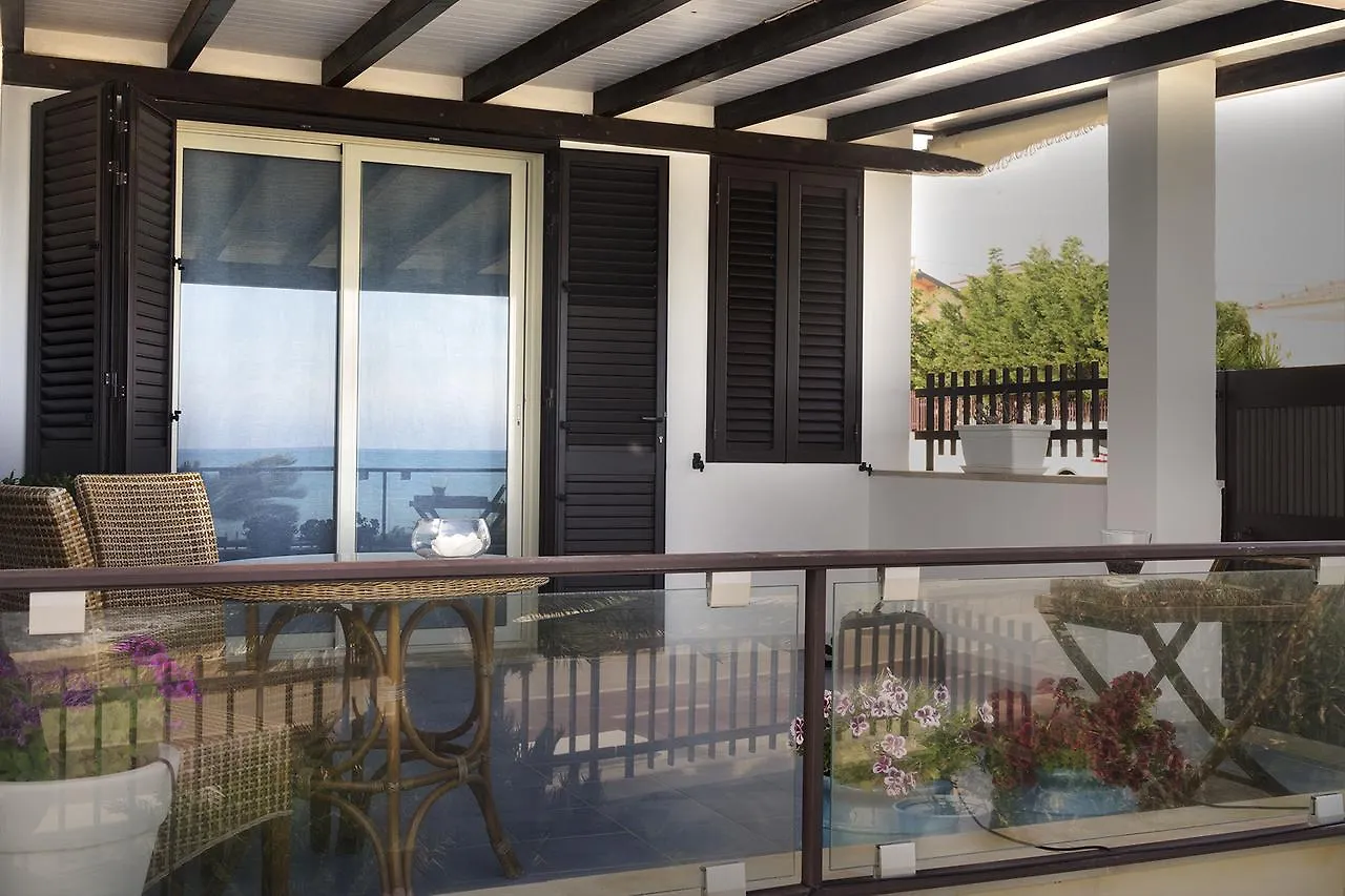 Terrazza a mare Corallo Marina di Ragusa Casa vacanze
